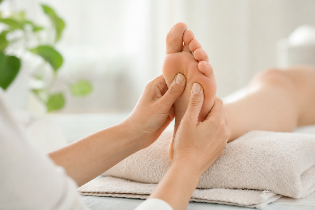 Séance de réflexologie plantaire douce pour accompagner les douleurs et maladies chroniques